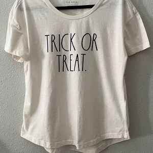 Halloween Themed Tee  Shirt 
 “Trick or Treat' 
Sz L
60% cotton 
40% polyester